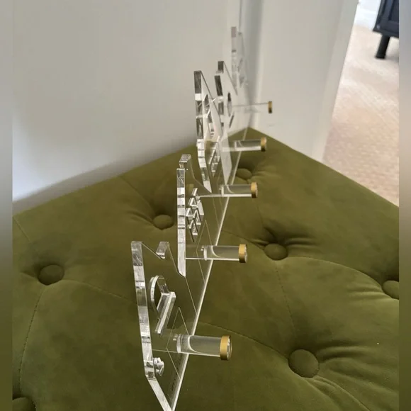 NWT - Two Acrylic Hook Wall Racks - Picture 6 of 11